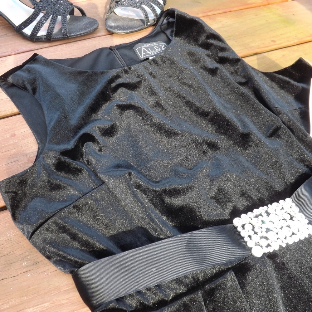 NWT Black Alex Evening dress with crystal belt